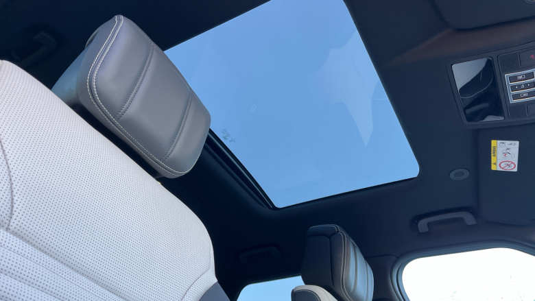 Land Rover Discovery 3.0 D300 Metropolitan Edition 5dr Auto Diesel Station Wagon